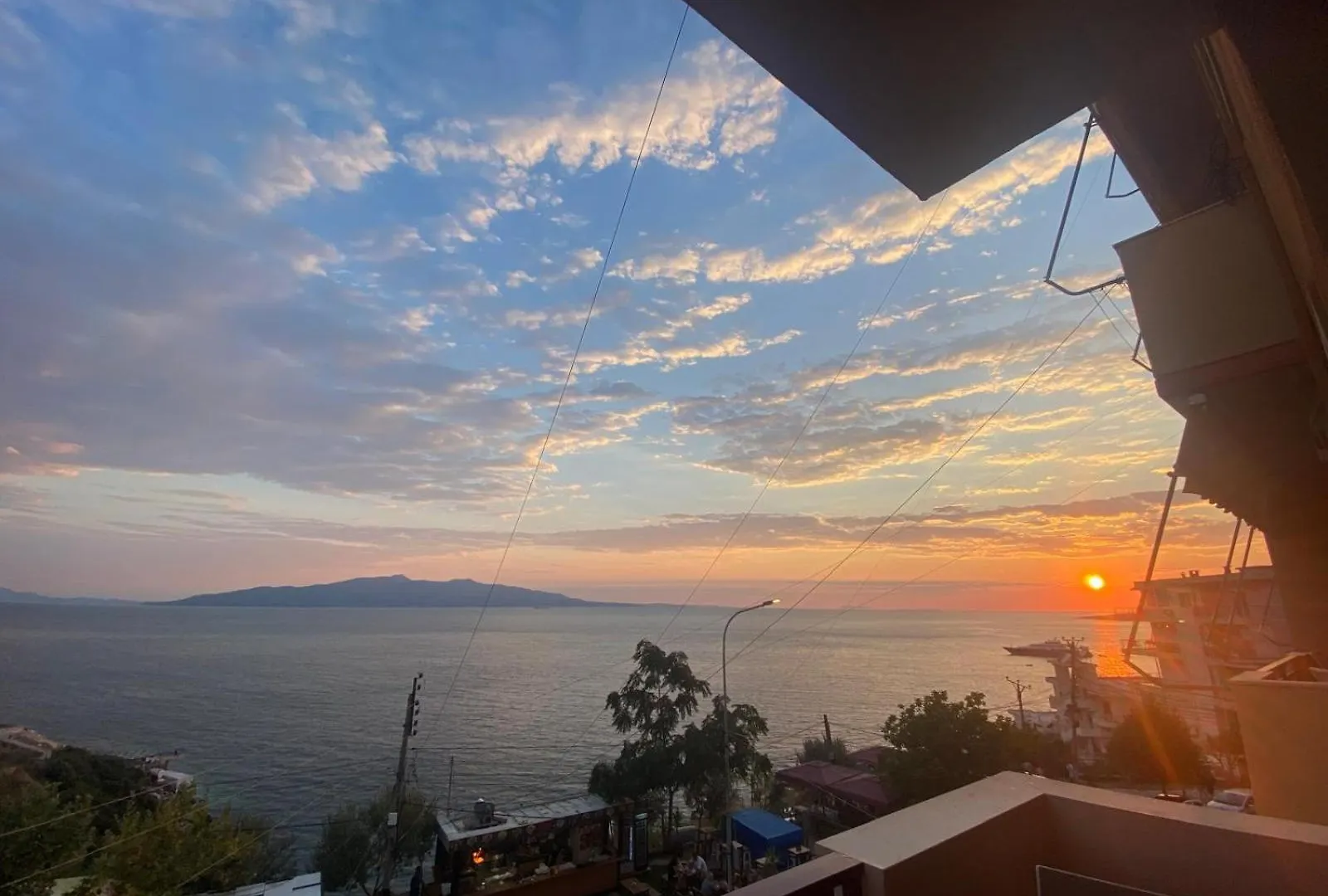 Del Mar Sea View Apartment Sarandë