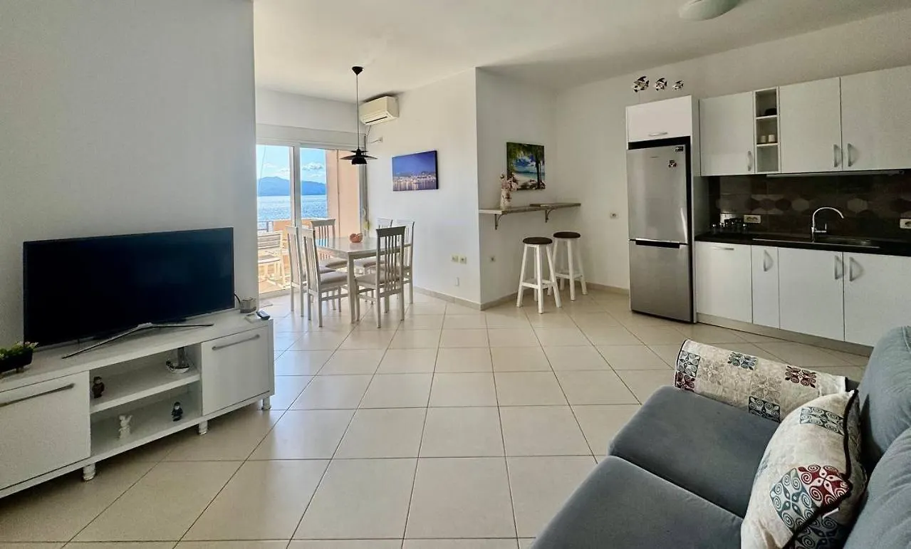 Del Mar Sea View Apartment Sarandë