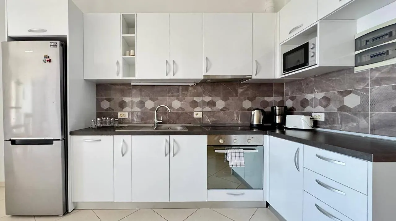 Del Mar Sea View Apartment Sarandë